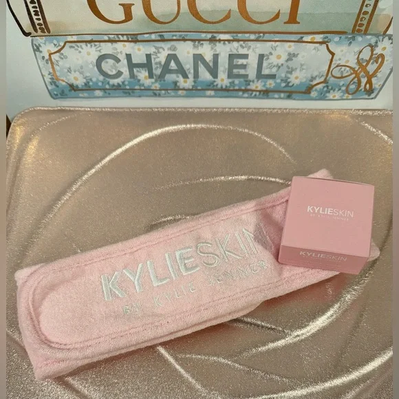 KYLIESKIN by Kylie Jenner Pink Headband and hydrating lip mask set. 🩷 - Picture 2 of 2